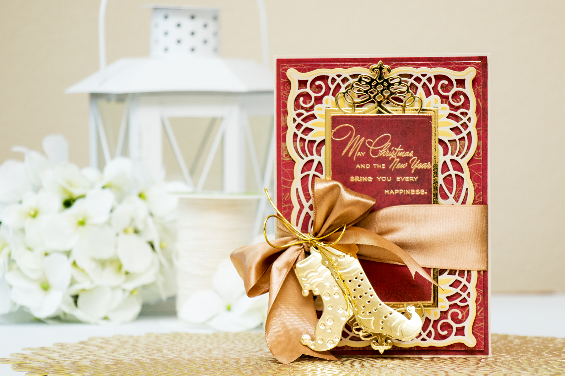 Spellbinders | Traditional Holiday Card with Amazing Paper Grace Dies. Video